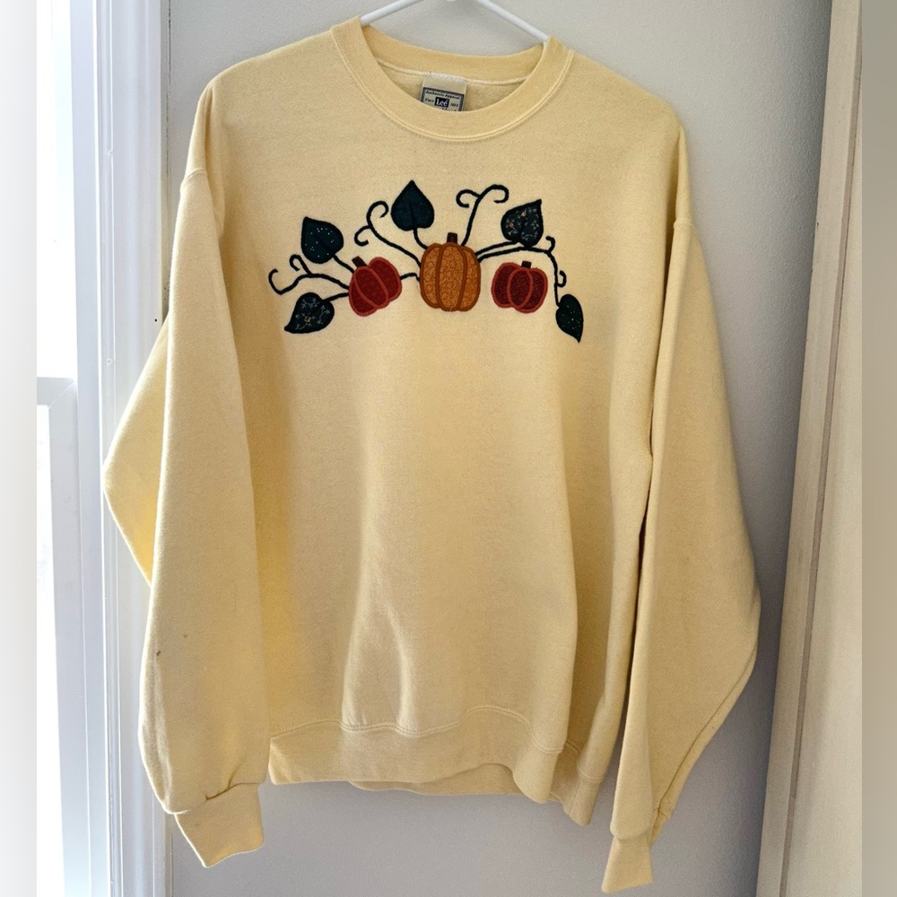 Vintage Embroidered Pumpkin Fall Yellow Sweatshirt Crewneck